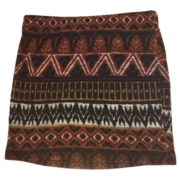 NWOT Mine unique soft sweater skirt in a striped Navaho print Size Small - Picture 2 of 4